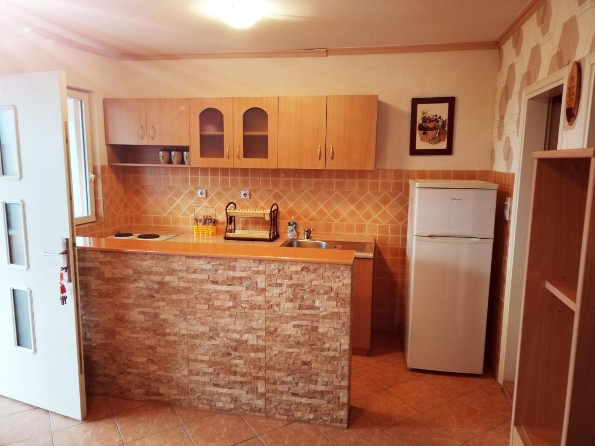 Apartmani Ljubica Utjeha Exterior foto
